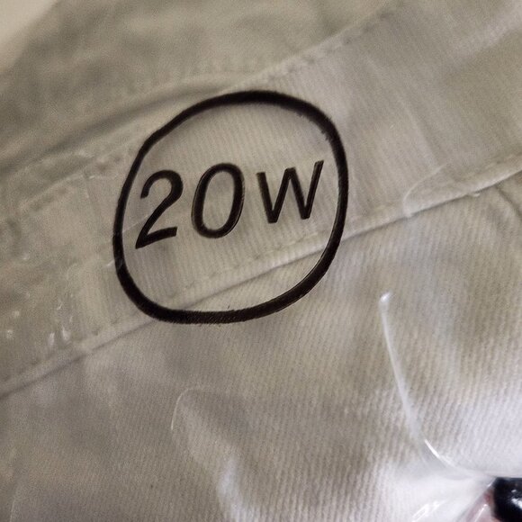 Indigo Thread Co NWT White Heavily Distressed Jeans Size 20W - Picture 4 of 5